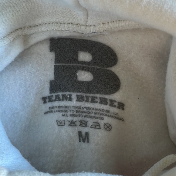 JUSTIN BIEBER SWEATSHIRT - Picture 2 of 3
